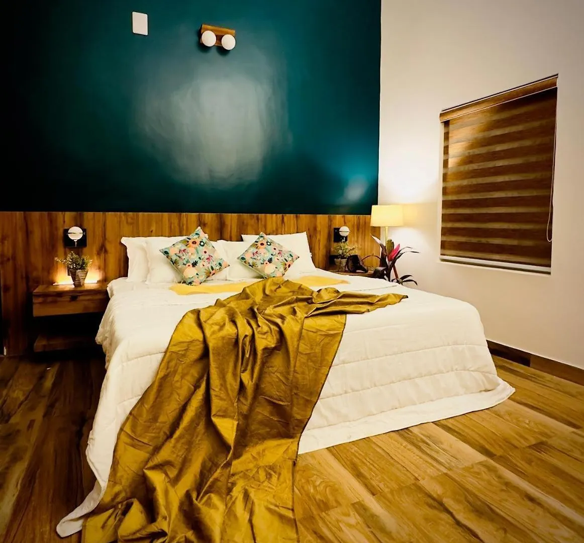 Roba- Beachcafe & Luxurystay 坎努尔 民宿